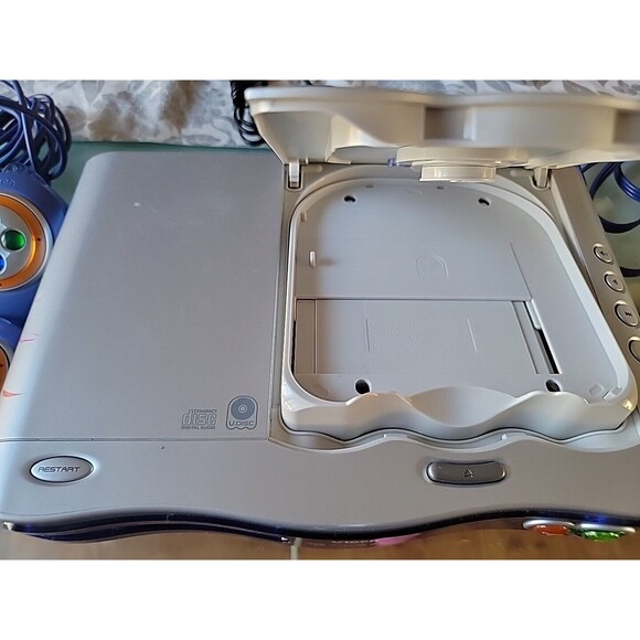 VTech V.Flash Home Edutainment System Console And 2 Controller Cables - Picture 3 of 5